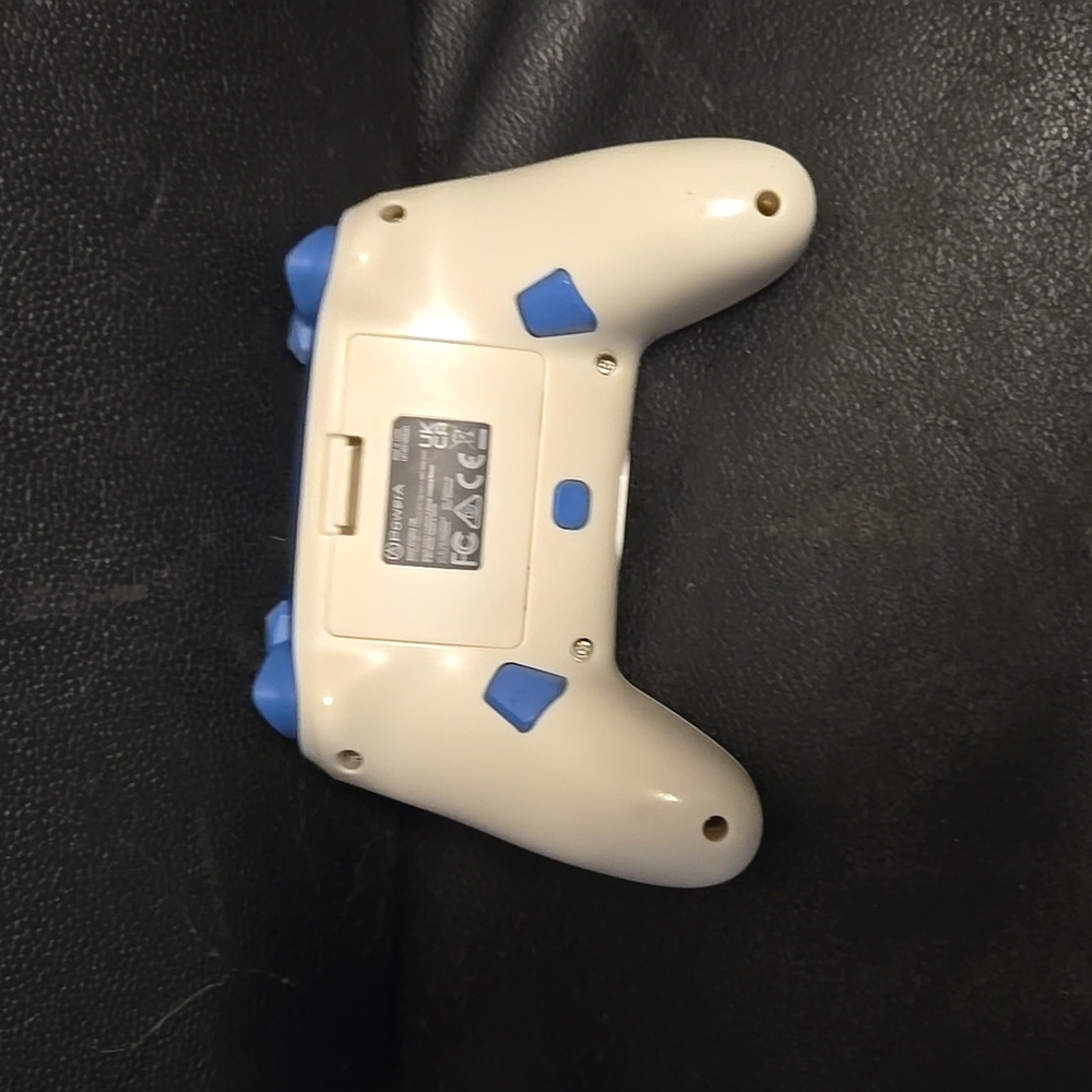 Nintendo controller - Picture 2 of 4